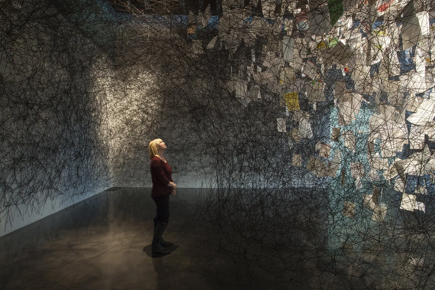 NST #594: Chiharu Shiota (塩田千春), string installations, (1999